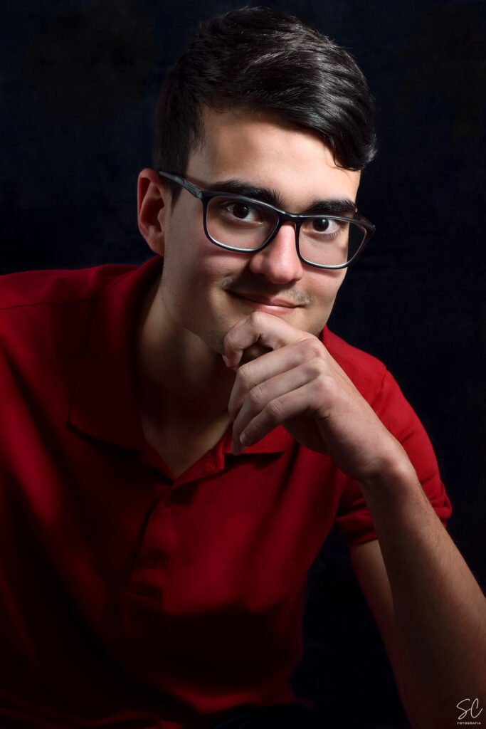 Retrato en clave baja, en estudio. Por Susie Castellano Fotografia